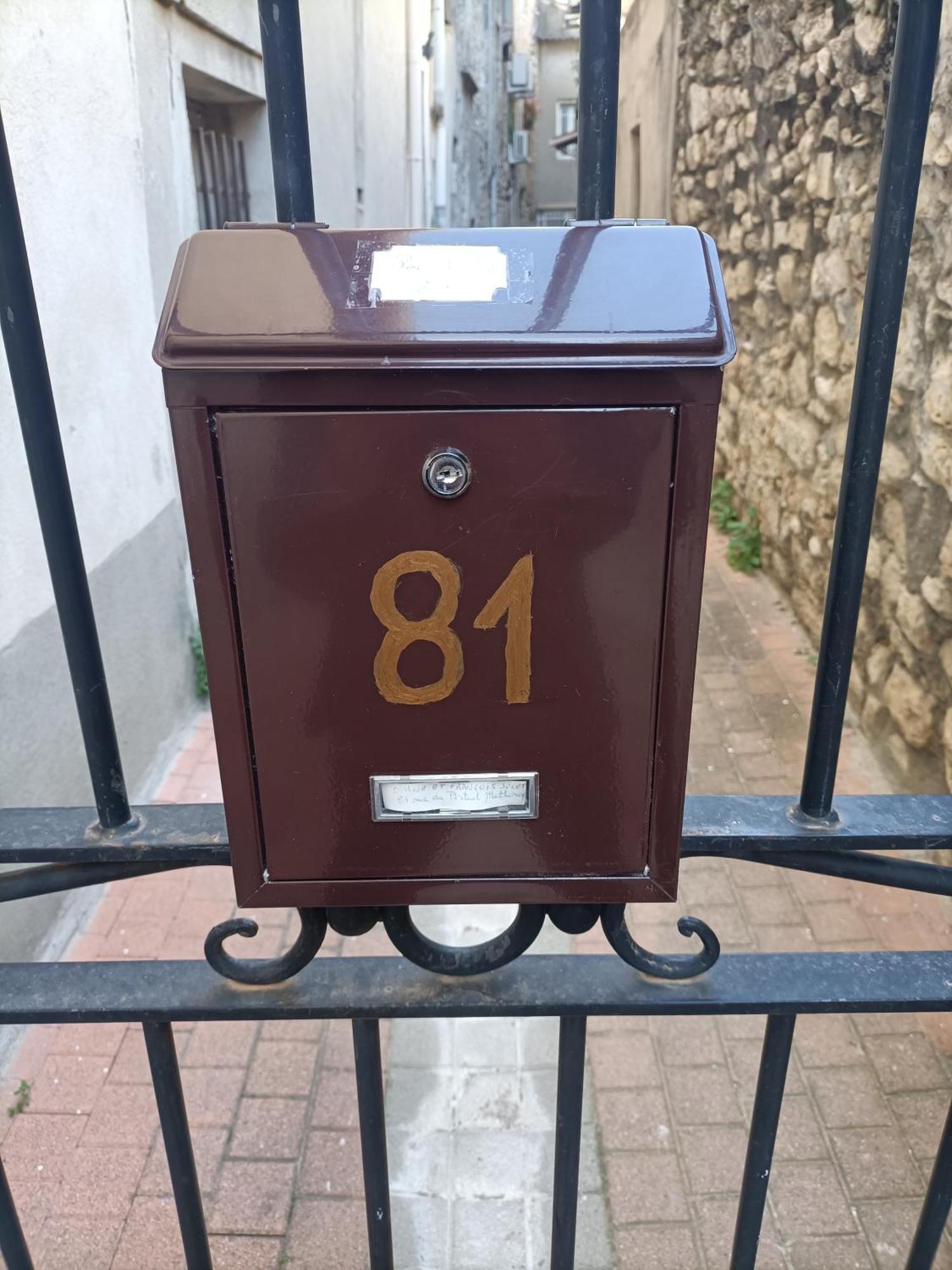 A Deux Pas D'Avignon Villa Aramon Ngoại thất bức ảnh
